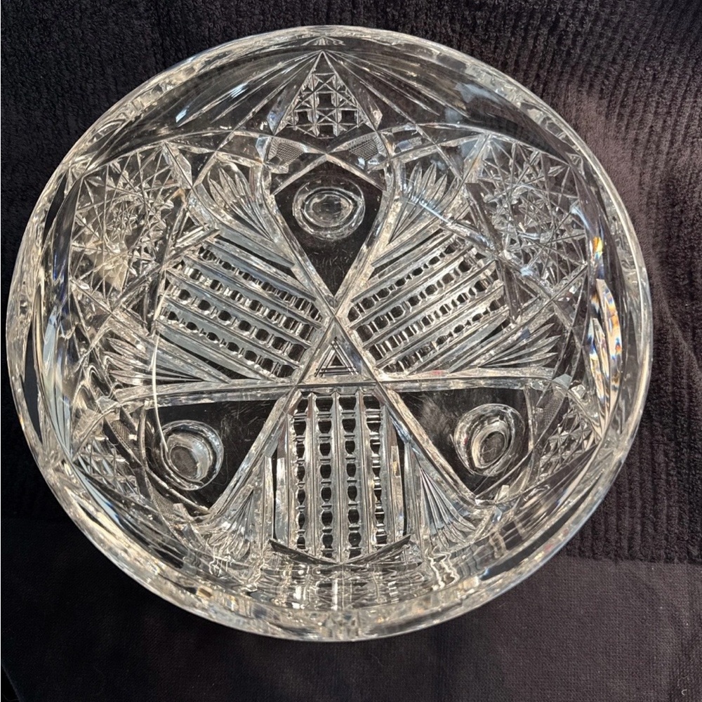 American Brilliant Cut Glass Bowl, 3 Footed, 8" Diam. 20C - Picture 4 of 6